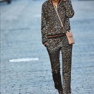 PAM AND GELA TRACK SUIT LEOPARD 🖤